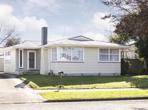 90 Apollo Parade, Milson