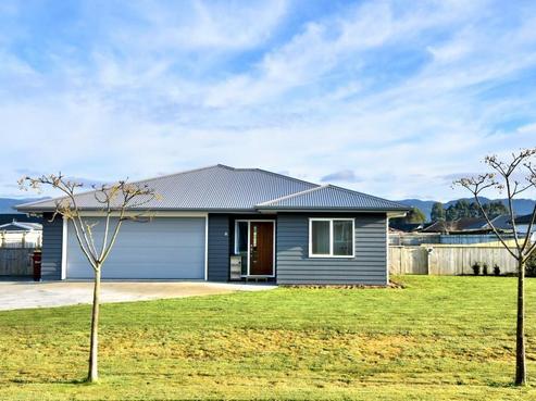 8 Hartley Avenue, Carterton