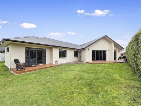5 Whistler Close, Rototuna North