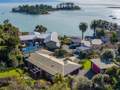 435 Rocks Road, Britannia Heights