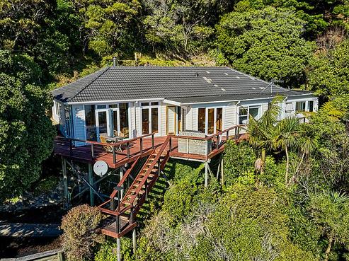 4 Matai Terrace, Eastbourne