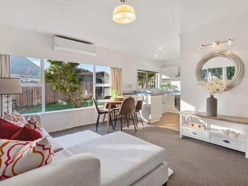 2/14 Ewen Alison Avenue, Devonport