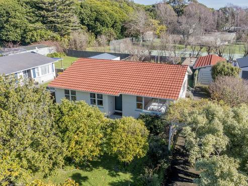 16 Leybourne Avenue, Waikanae