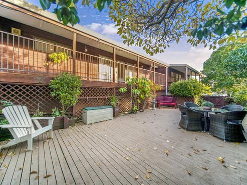 3 Orinda Close, Botany Downs