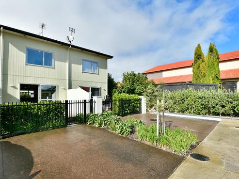 34/11 Ray Small Drive, Papakura