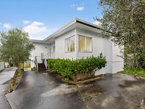 31 Bradbury Road, Botany Downs