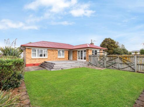 8 Rollerson Street, Papakura