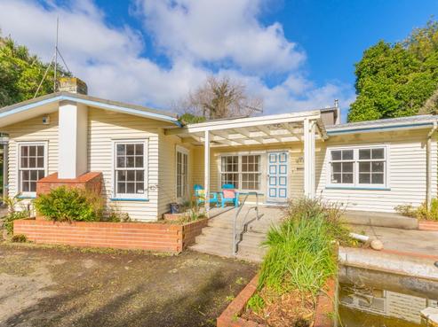 27 Renown Road, Raumati South