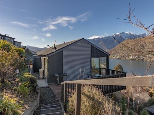 9 Woodlands Close, Queenstown Central