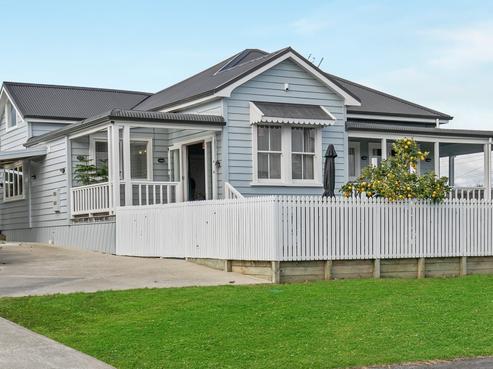 36 Ray Small Drive, Papakura