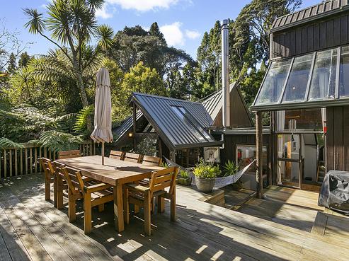 21 Kaurimu Rise, Titirangi