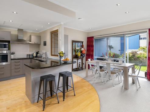 13/4 Seaview Road, Paraparaumu Beach