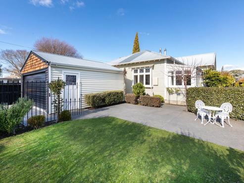 116 Edward Avenue, Edgeware