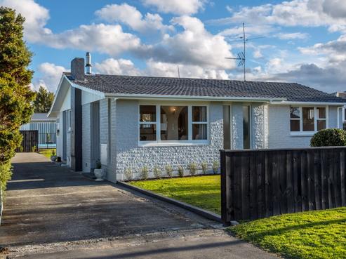64 Brandon Street, Featherston