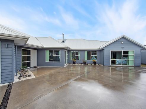 54 Darjon Drive, Huntington