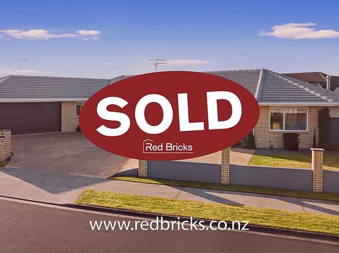 4 Vermont Court, Huntington