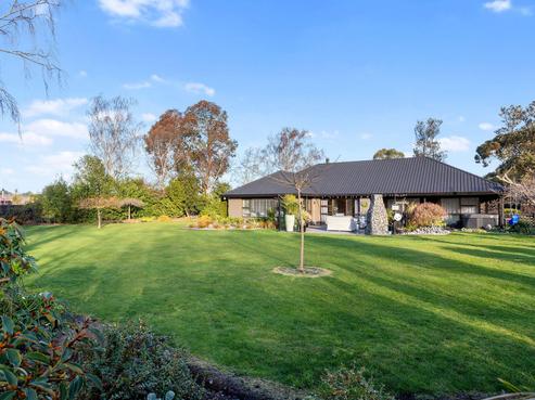2 Woodfield Place, Woodend