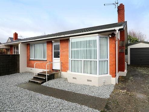 105 Catherine Street, Windsor