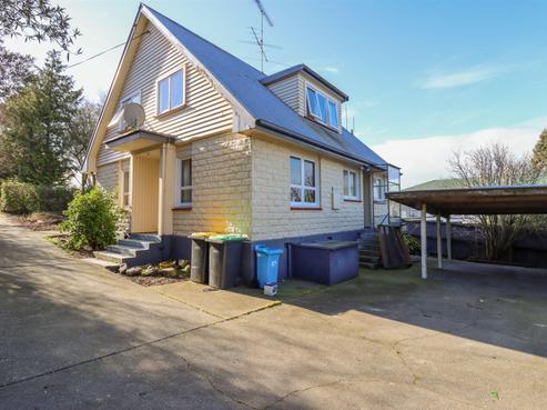 86 Grants Road, Marchwiel