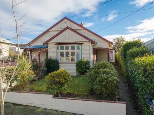 27 Roslyn Terrace, West End