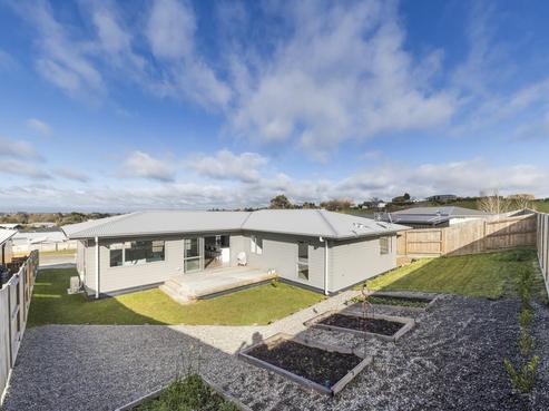 15 Poplar Grove, Feilding