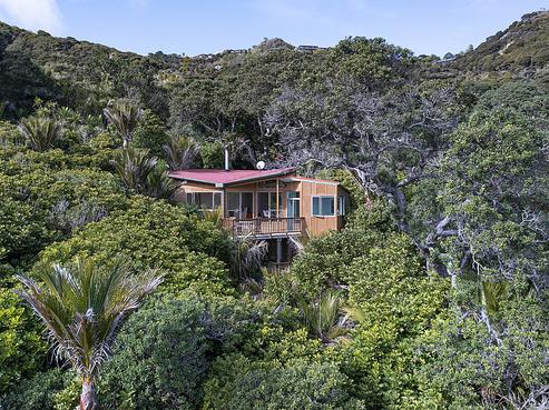 47 Rayner Road, Piha