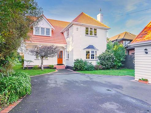 27 Marina Grove, Central Hutt