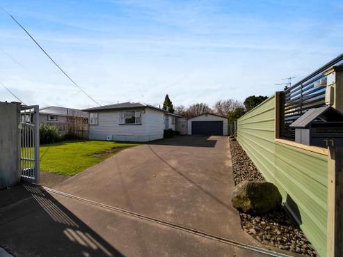 11 Manawapou Road, Hawera