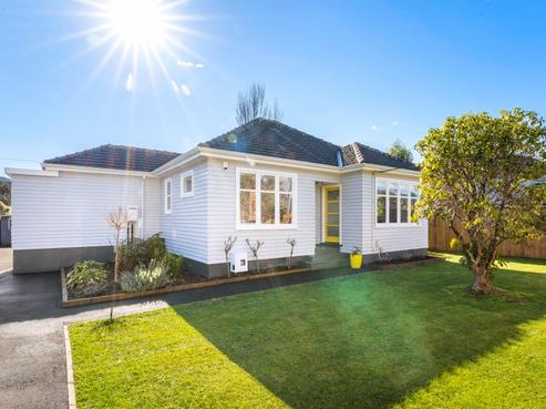 32 Heretaunga Square, Silverstream
