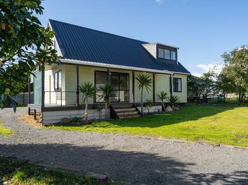 45 Toi Street, Otaki Beach
