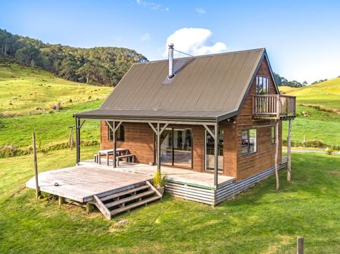 64 Lees Road, Hahei