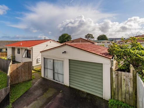 2/14 Hatherley Place, Clendon Park