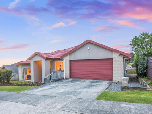 16 Aspiring Terrace, Aotea