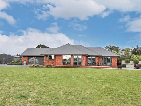 78D Black Road, Otatara