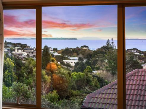 2/56 Castor Bay Road, Castor Bay