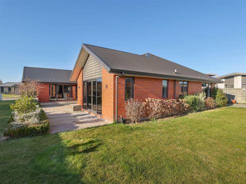 18 Orchard Grove, Netherby