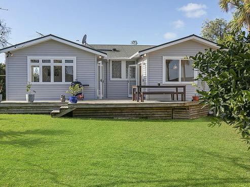 17 Silverton Avenue, Waiotaiki Bay