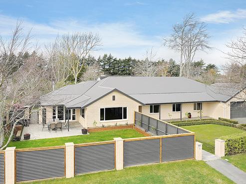 7 Oakden Drive, Darfield