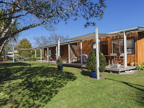 6 Wharariki Road, Collingwood