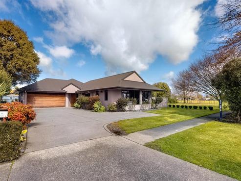 13 Mirbeck Avenue, Cambridge