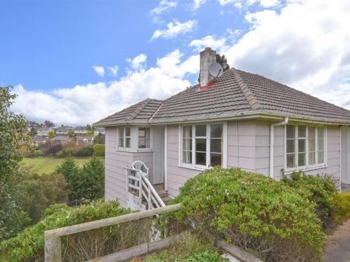 11 Columba Avenue, Calton Hill