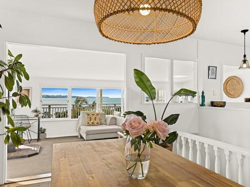 6A Piccadilly Circus, Snells Beach