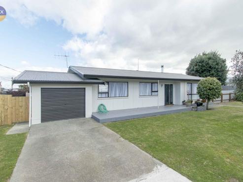49 Harold Holt Avenue, Onekawa