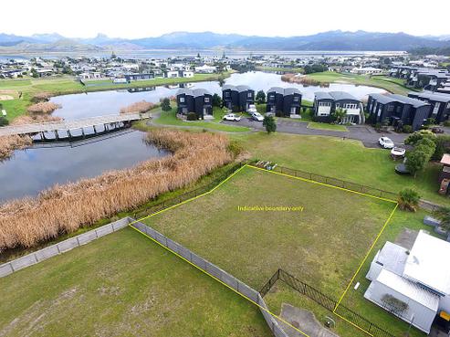 106 The Fairway, Matarangi