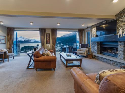10B Belfast Terrace, Queenstown Central