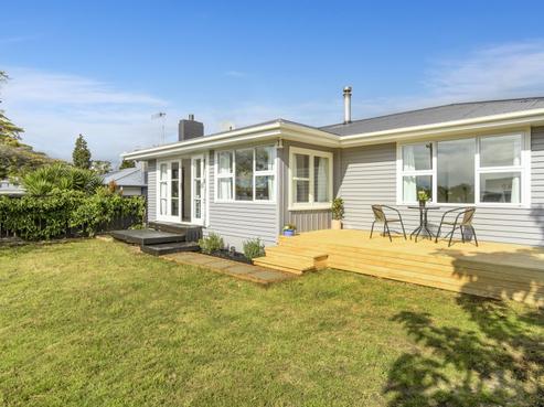 90 Bellevue Road, Brookfield
