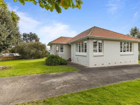 35 Philomel Crescent, Bayswater
