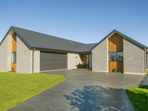 8 Braebrook Drive, Elgin
