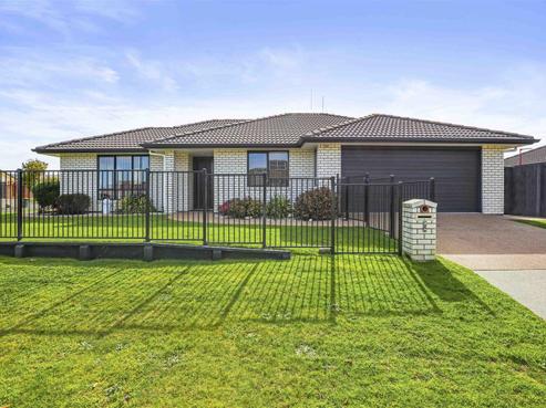 1 Holcroft Place, Huntington