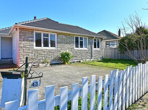 43 Chapman Crescent, Naenae